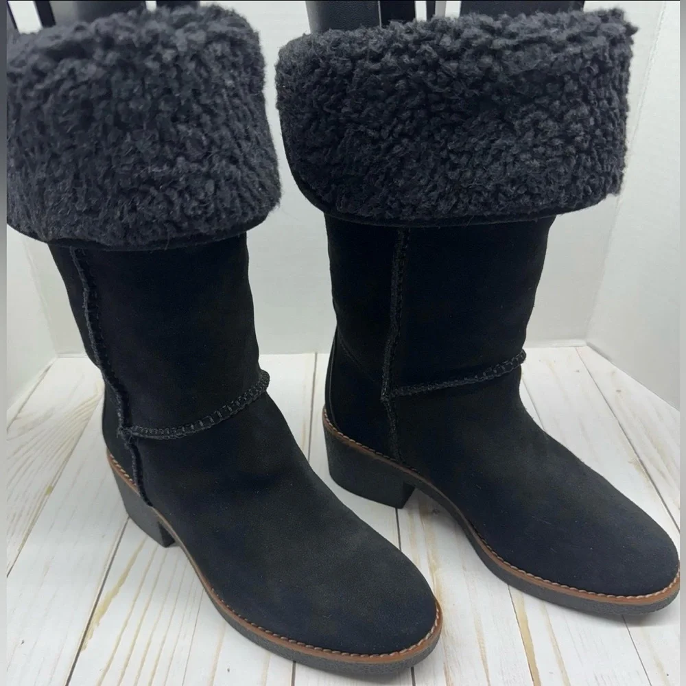 Coach FG1011 Turnlock Shearling Boots Size 6